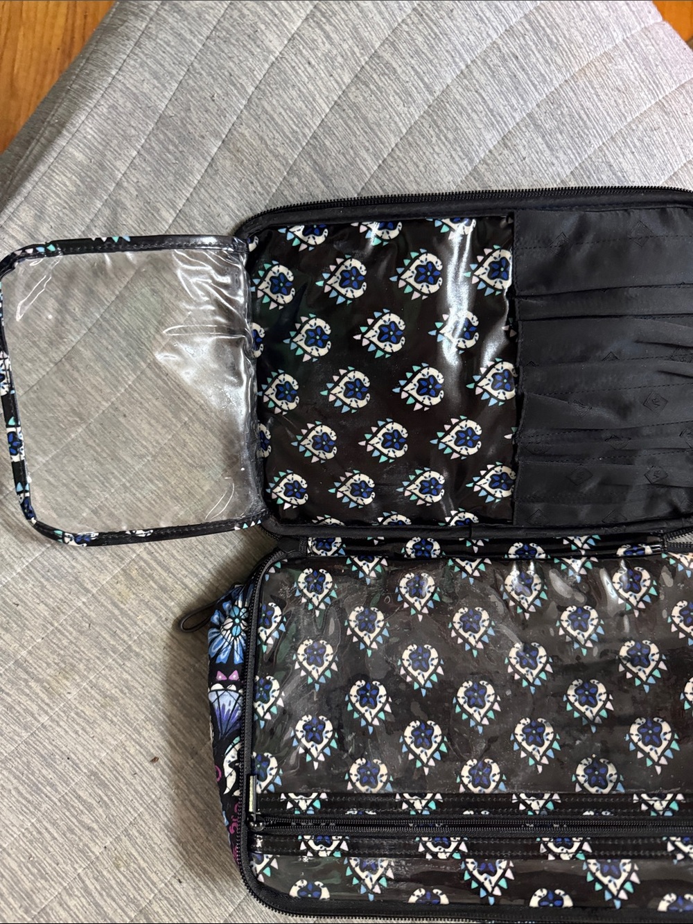 Vera Bradley Black Quilted Cosmetic Case with Blue, Pink Floral Pattern# 42 - Picture 4 of 7